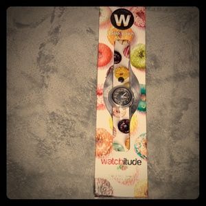 BRAND NEW SLAP ON WRIST WATCH♥️